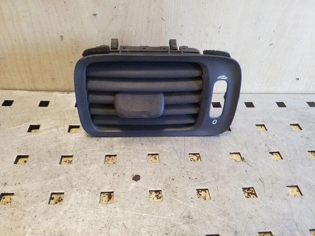 Dashboard side air vent grill/cover trim – left