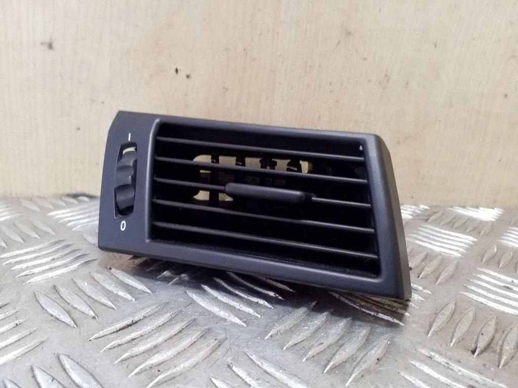 Dashboard side air vent grill/cover trim 3400076