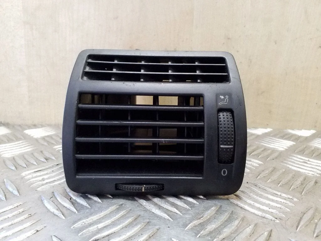 Dashboard side air vent grill/cover trim 7M3819703B
