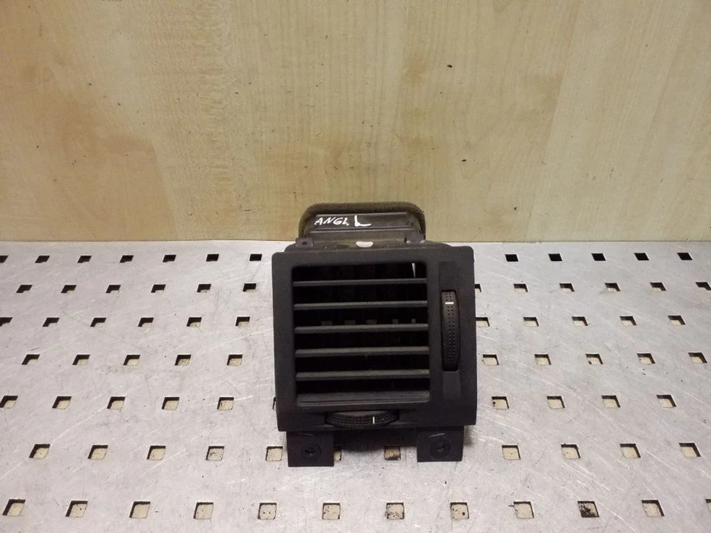 Dashboard side air vent grill/cover trim 9177169