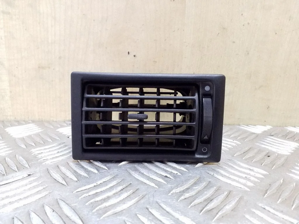 Dashboard side air vent grill/cover trim 7D1819703