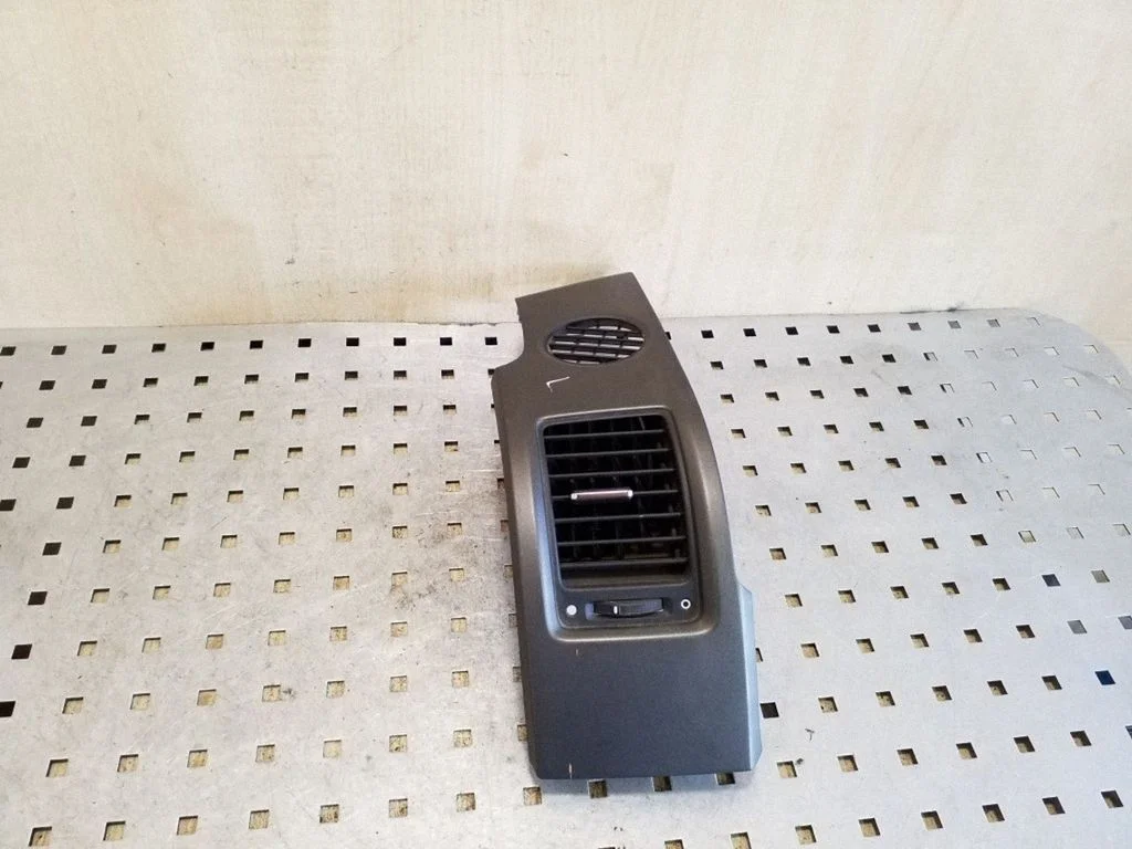Dashboard side air vent grill/cover trim – Honda CR-V (2007-2012)