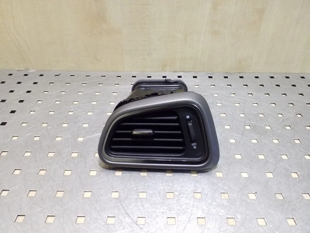 Dashboard side air vent grill/cover trim 00189099