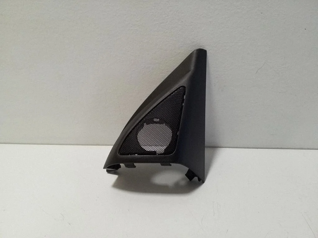 Side speaker trim/cover – right