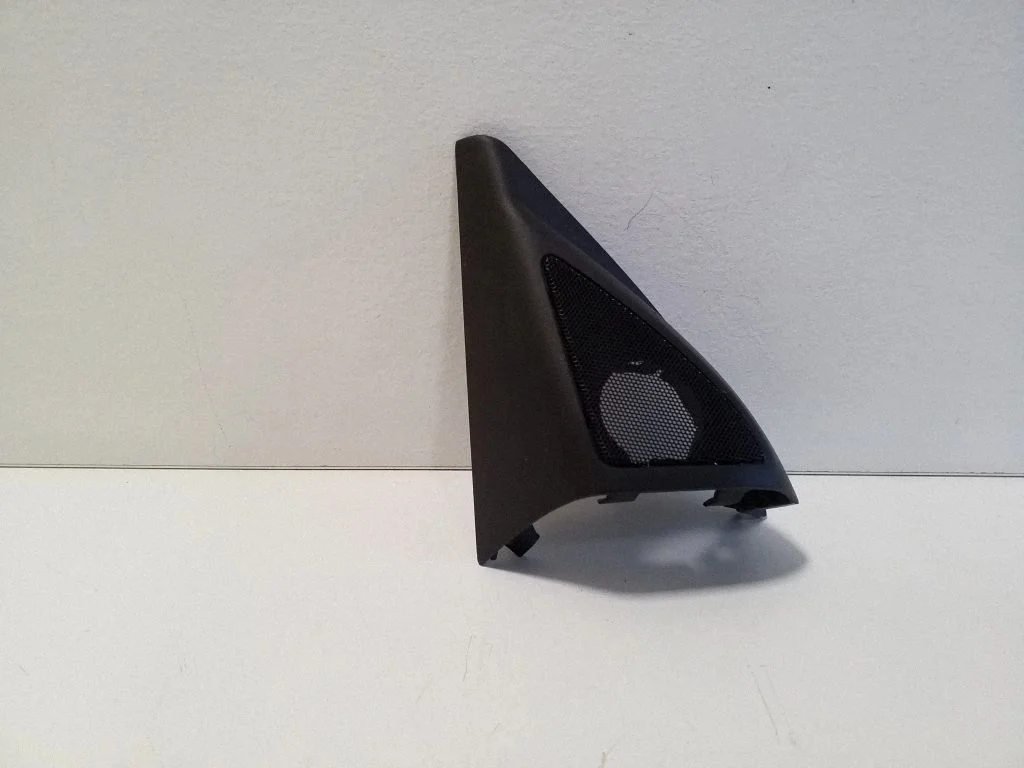 Side speaker trim/cover – left