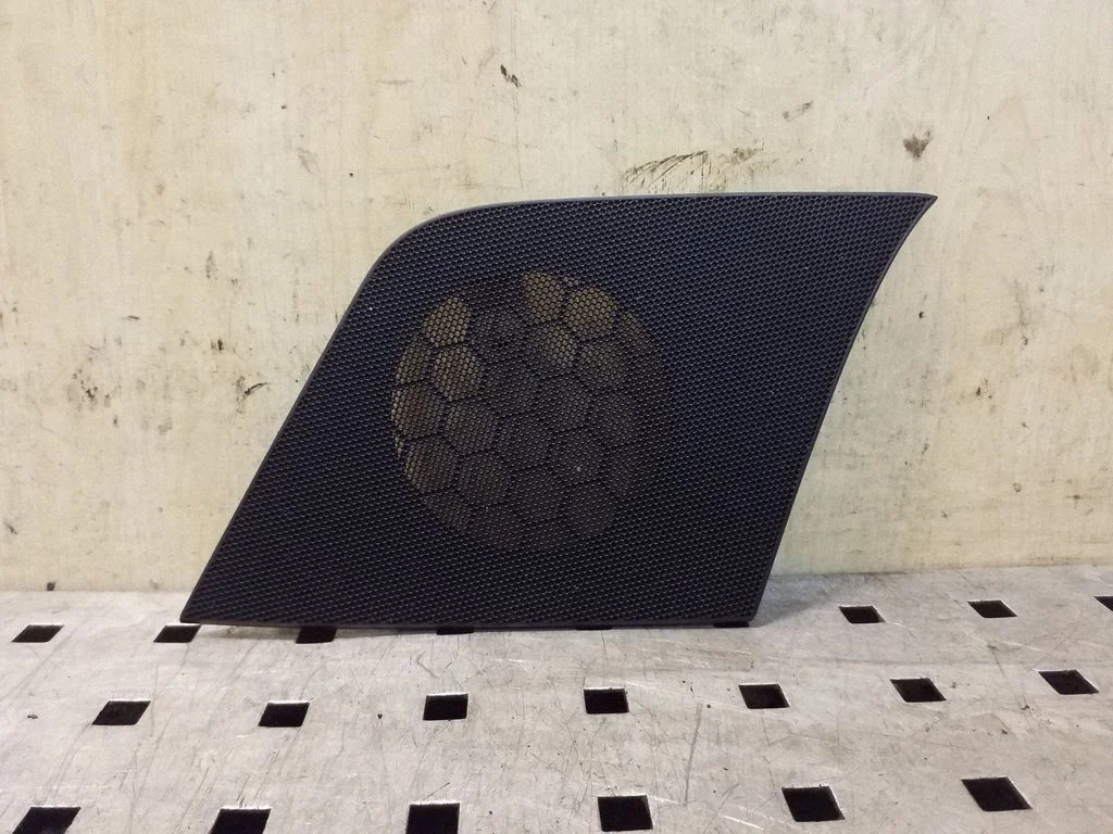 Maskownica głośnika bocznego 8R0857227B