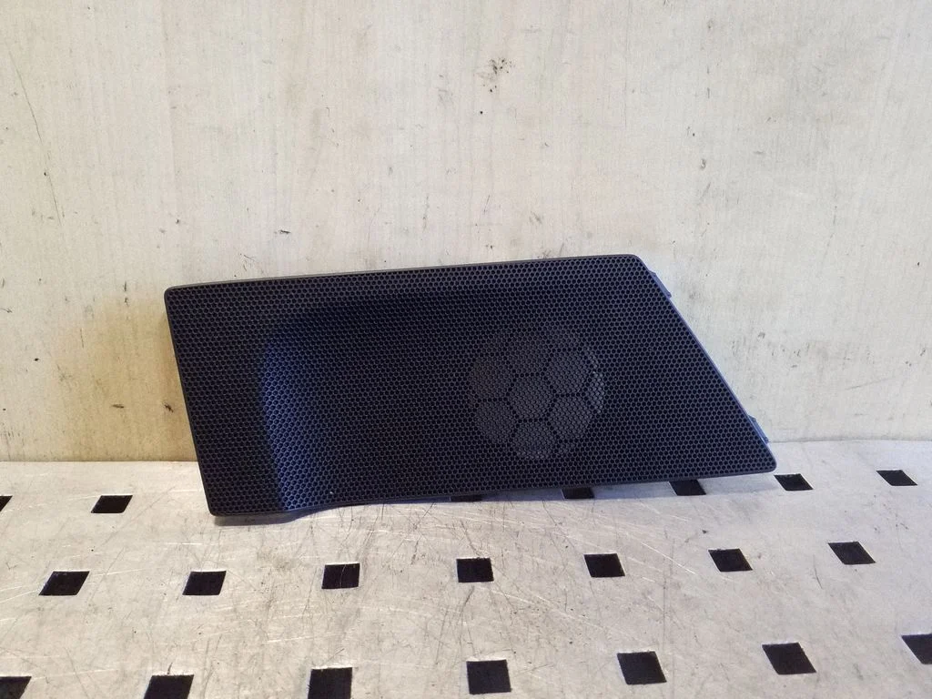 Side speaker trim/cover 8J2035419