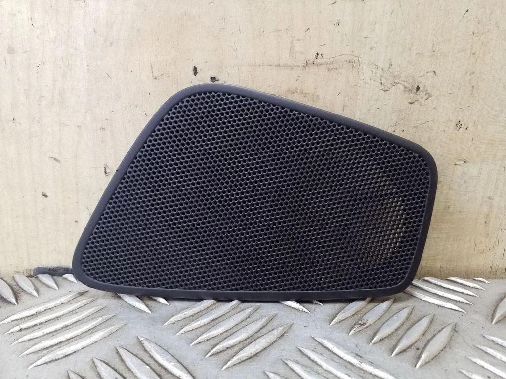 Side speaker trim/cover 13281642