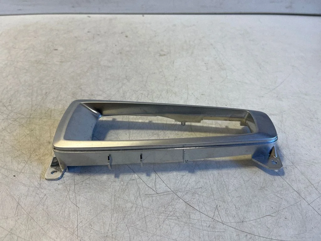 Käigukangi ümbrise viimistlus (plastik) – BMW X6M F86 (2015-2018)