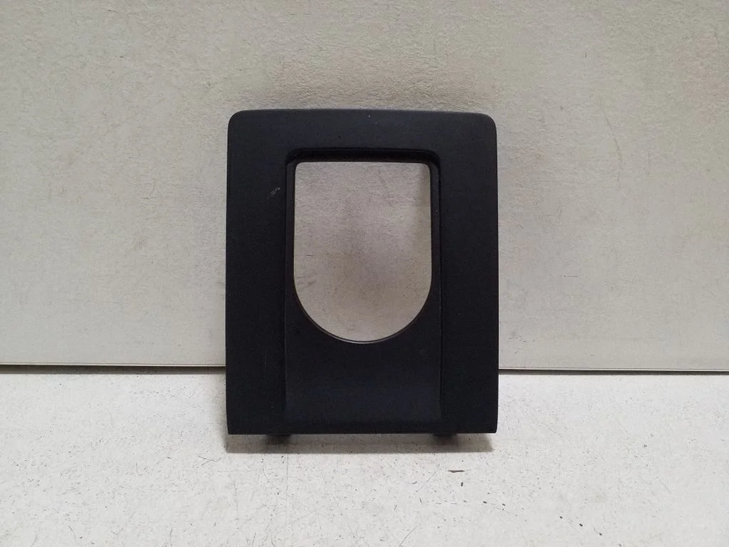 Pārnesumu pārslēga sviras apdare (plastmasas) FK72045K08AA
