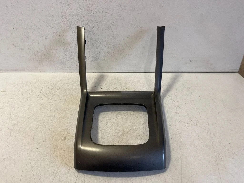 Pārnesumu pārslēga sviras apdare (plastmasas) 96661795