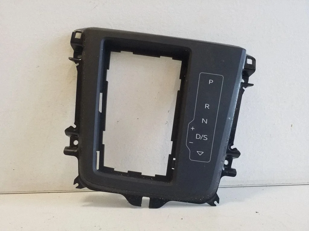 Käigukangi ümbrise viimistlus (plastik) – Audi RS Q3 (2019-)