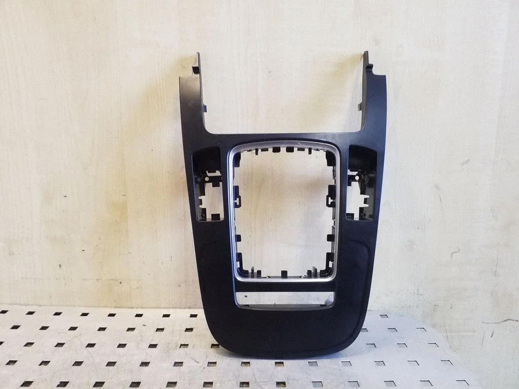 Käigukangi ümbrise viimistlus (plastik) 8K0864261
