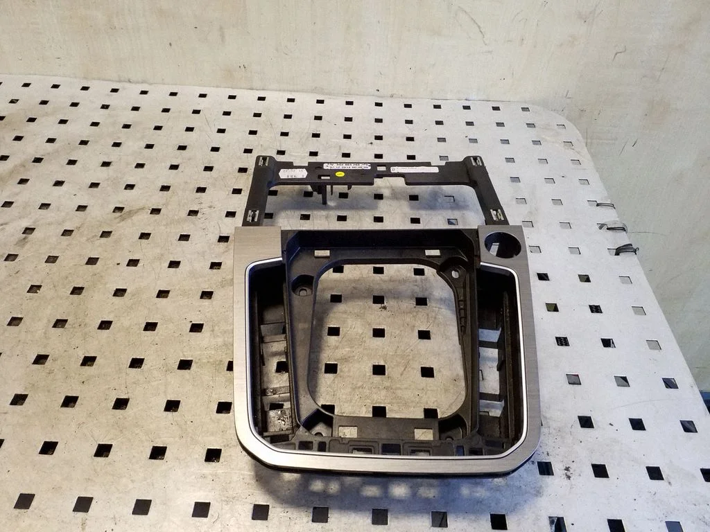 Gear shifter surround trim plastic 3G2864263