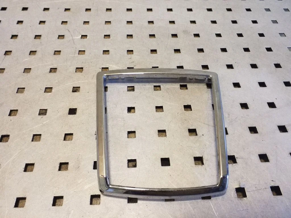 Ramka dźwigni zmiany biegów (plastikowa) – Toyota Corolla Verso AR10 (2004-2009)