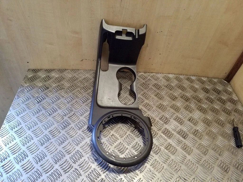 Konsola środkowa 846513W910