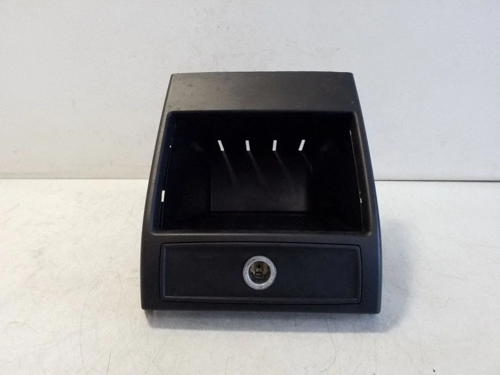 Centrālās konsoles cimdu nodalījums – BMW X5 E70 (2006-2013)