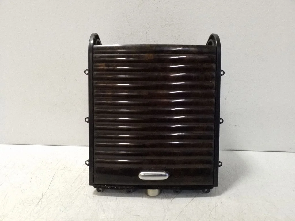 Keskkonsooli panipaik 3W0858337B