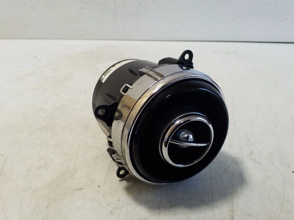 Tagumine õhutusrest AW93014A25AC
