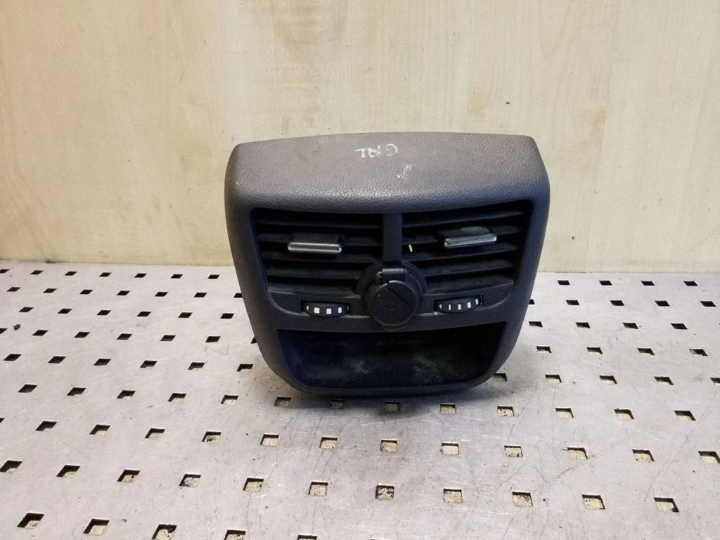 Rear air vent grill – Peugeot 508 RXH (2011-2018)