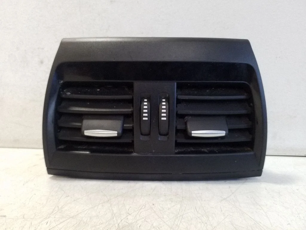 Rear air vent grill – BMW X5 F15 (2013-2017)