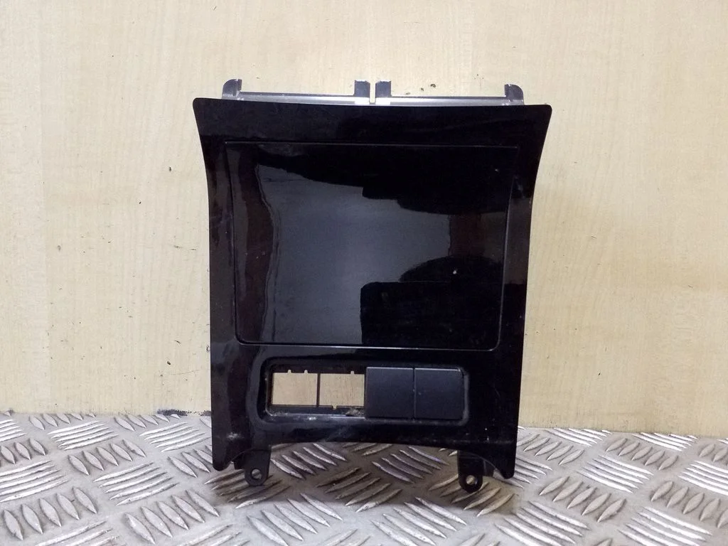 Ashtray (front) 1Q2867408D