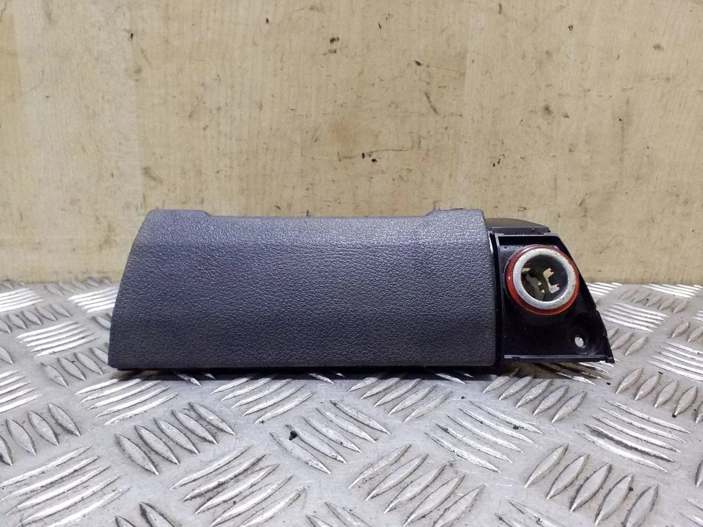 Ashtray (front) 1T2857961