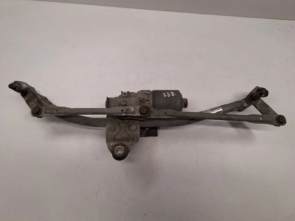 Front wiper linkage and motor 7213275
