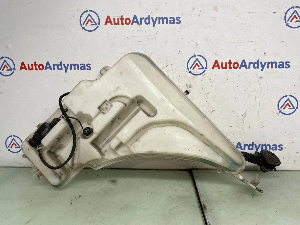 Windshield washer fluid reservoir/tank 7241671
