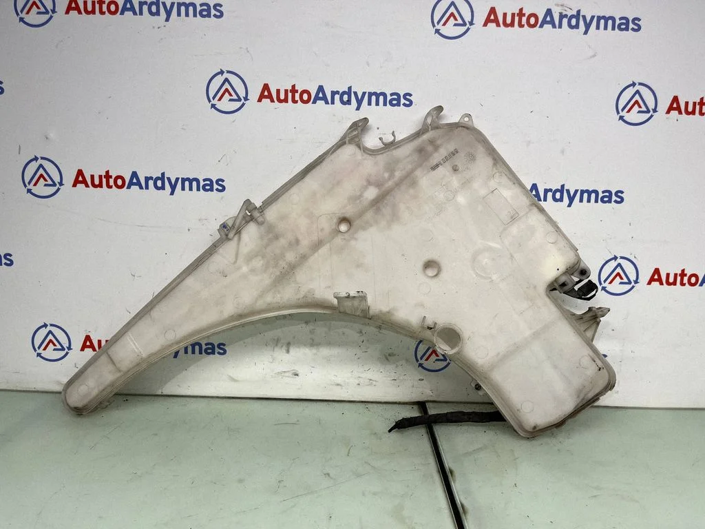Windshield washer fluid reservoir/tank – BMW 3 Series E90 E91 (2005-2012)
