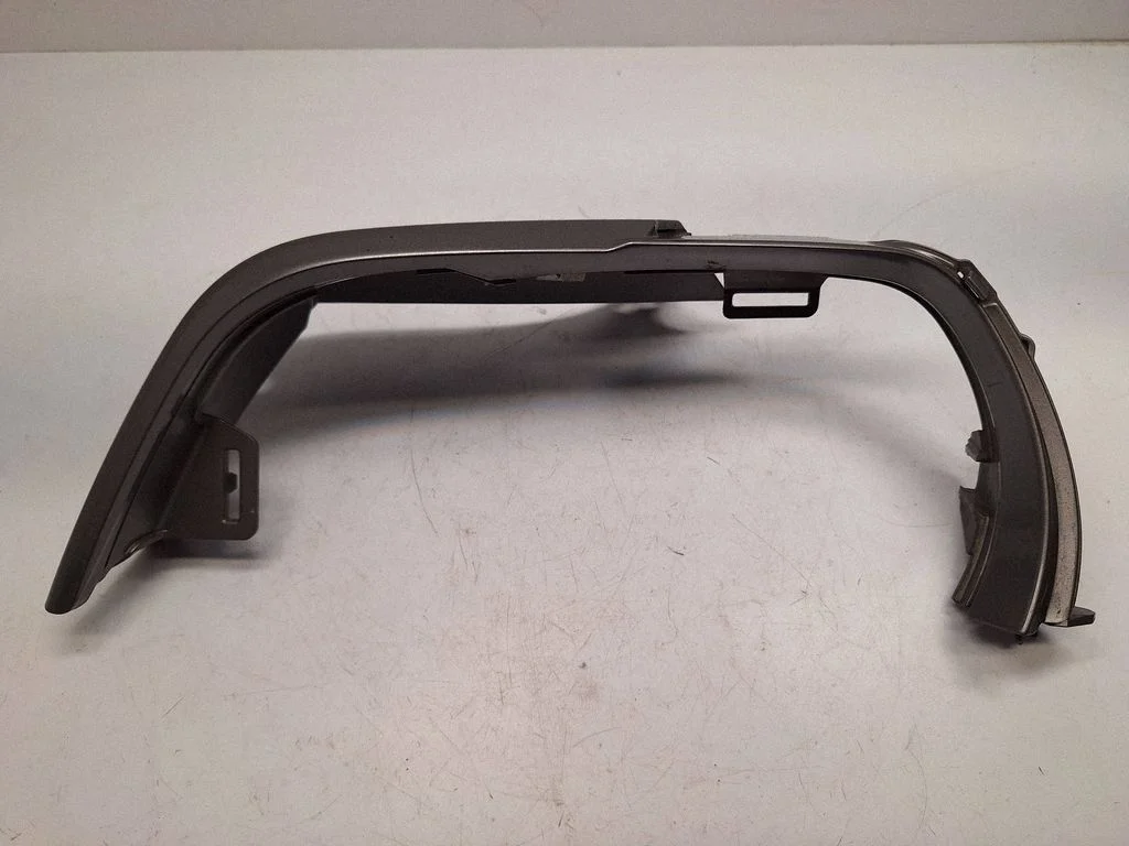 Rear/tail light trim molding 51717078268 – BMW Z4 E85 E86 (2002-2008)