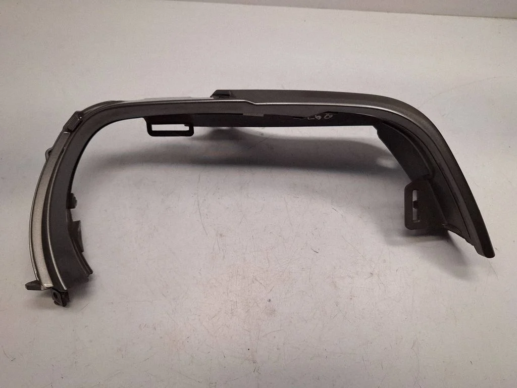 Rear/tail light trim molding 51717078267 – BMW Z4 E85 E86 (2002-2008)