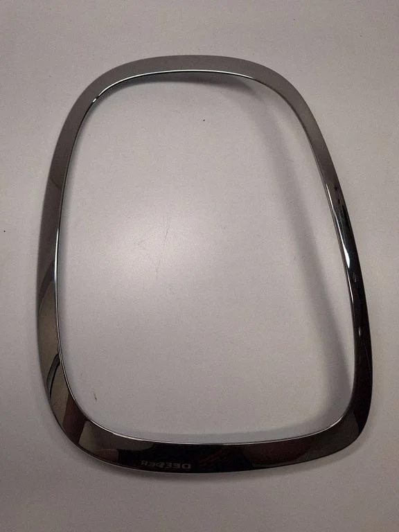 Rear/tail light trim molding 8495331