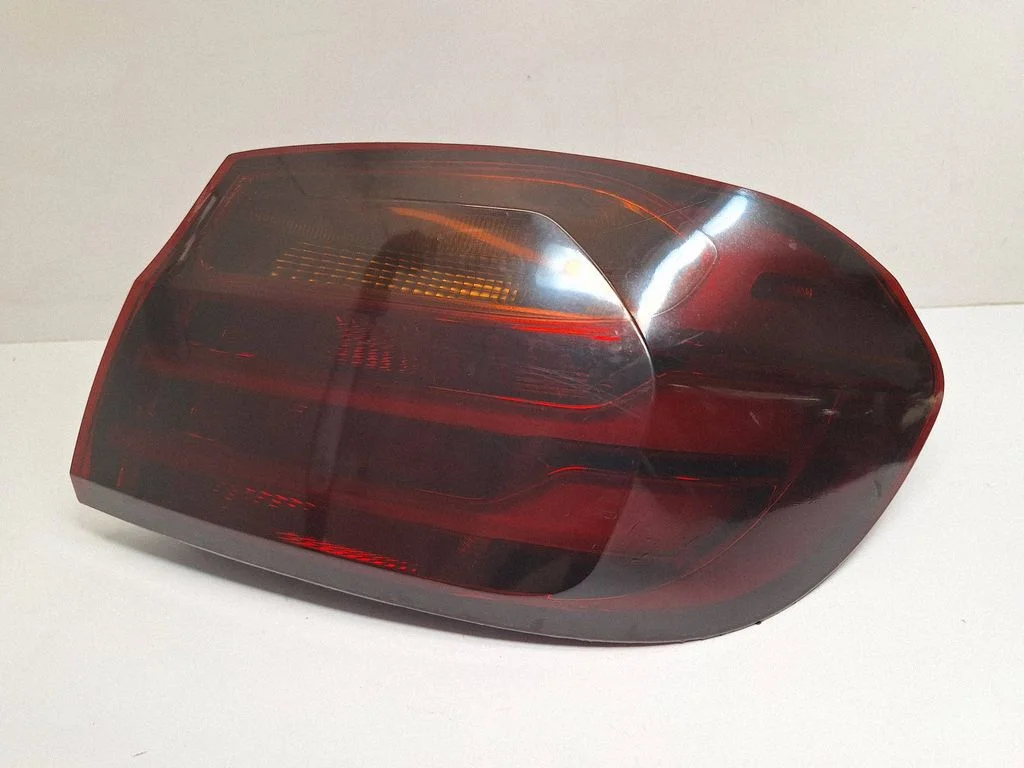 Rear/tail lights 63217296098
