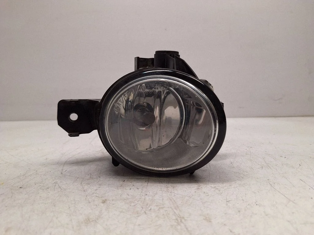 Priekšējais miglas lukturis 63177184318