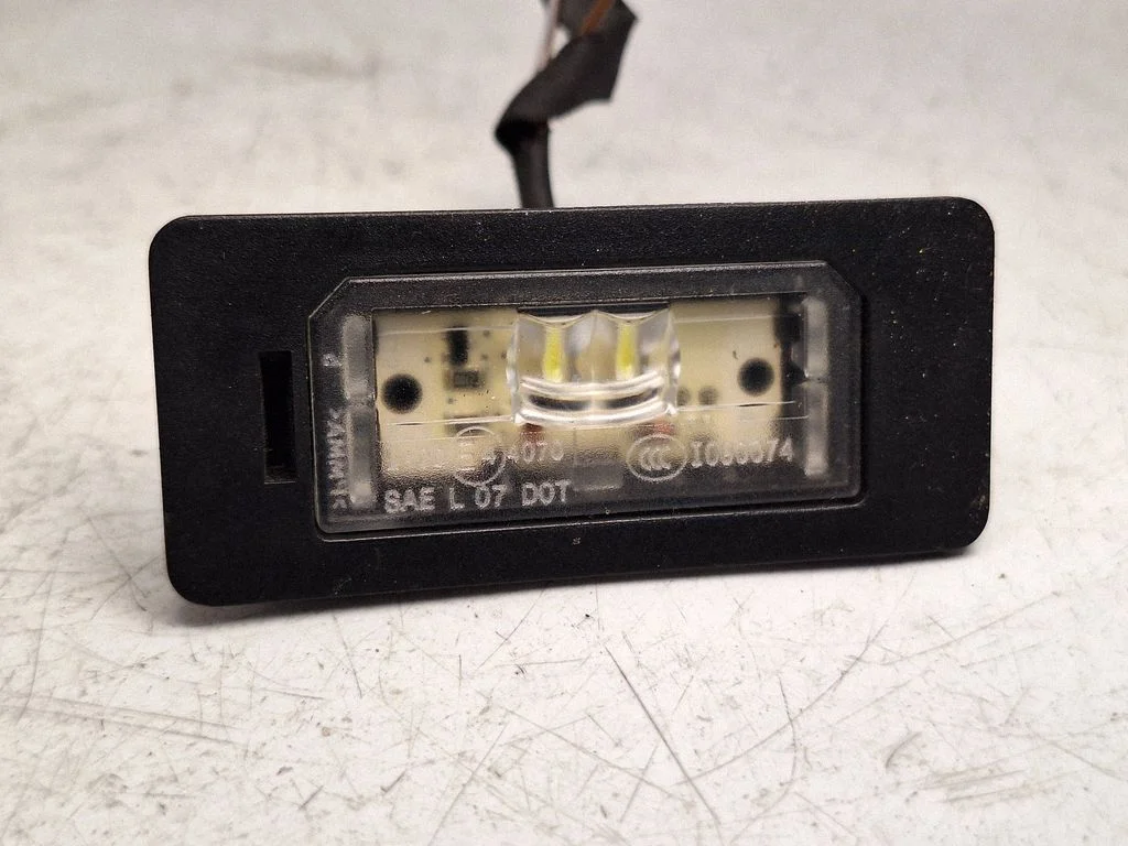 Number plate light 63267193293