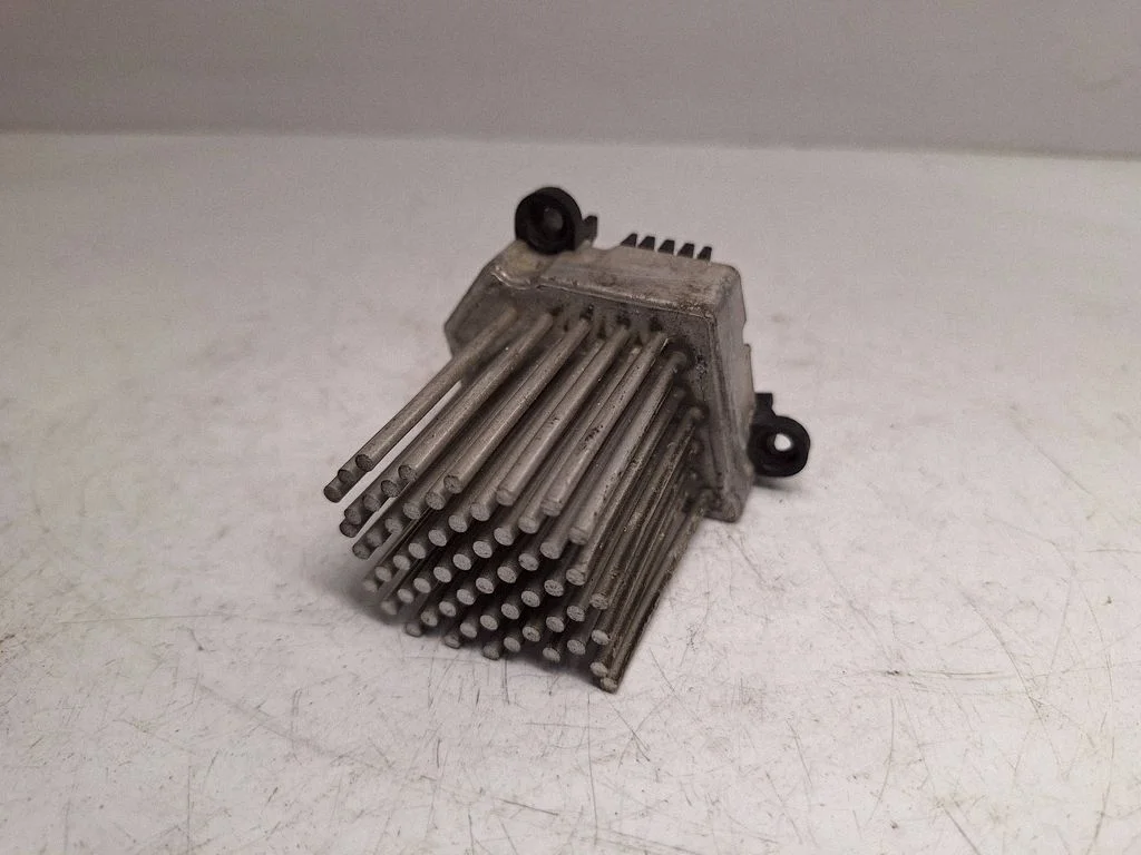 Krāsniņas ventilatora rezistors (reostats) 64116920365
