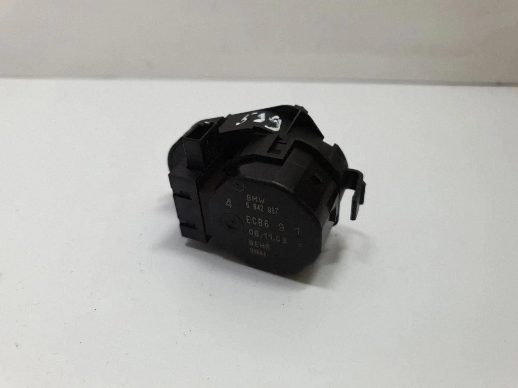 Air flap motor/actuator – BMW 5 Series E60 E61 (2004-2010)