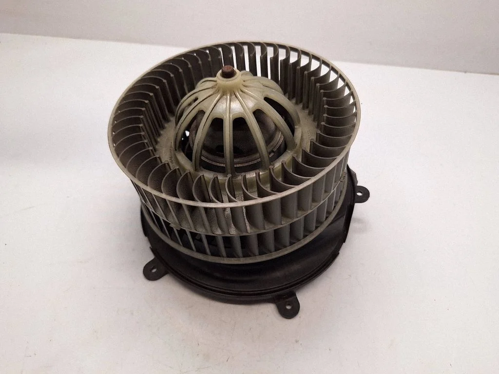Krāsniņas ventilators/pūtējs 64116913401