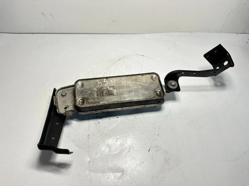 Käigukasti õliradiaator – BMW 5-seeria F10 F11 (2009-2016)