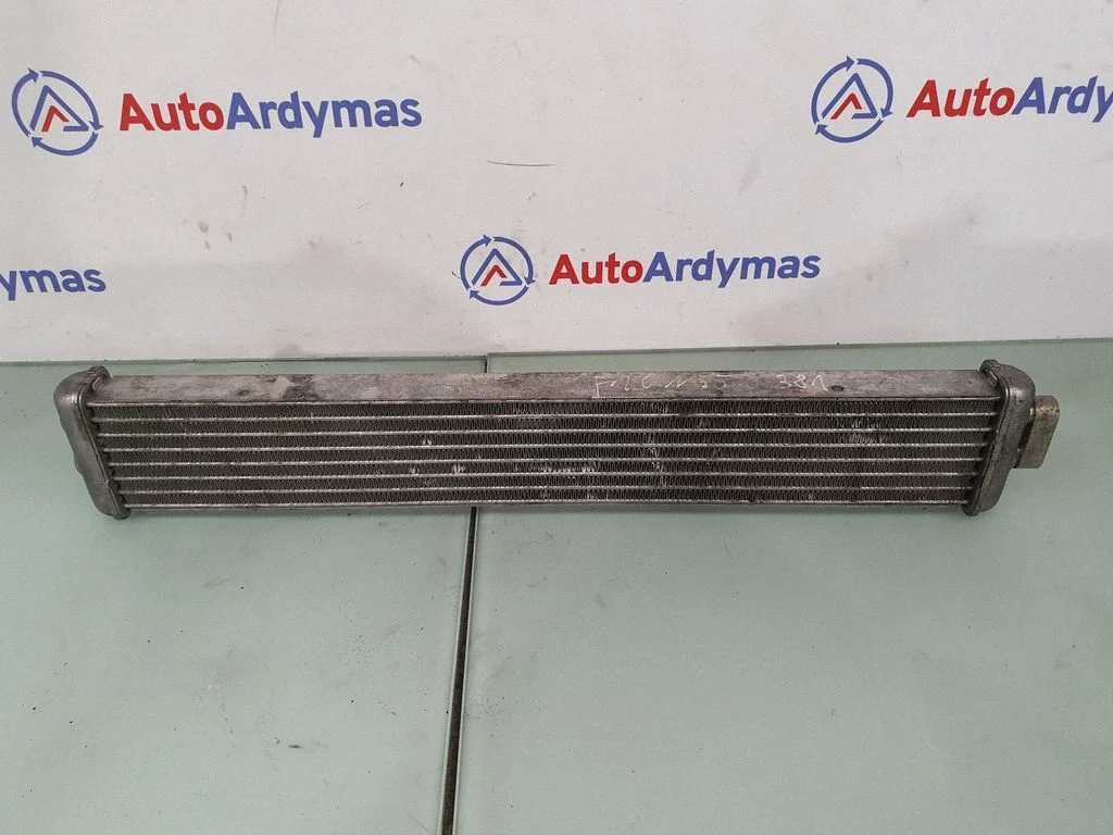 Pavarų dėžės tepalo radiatorius