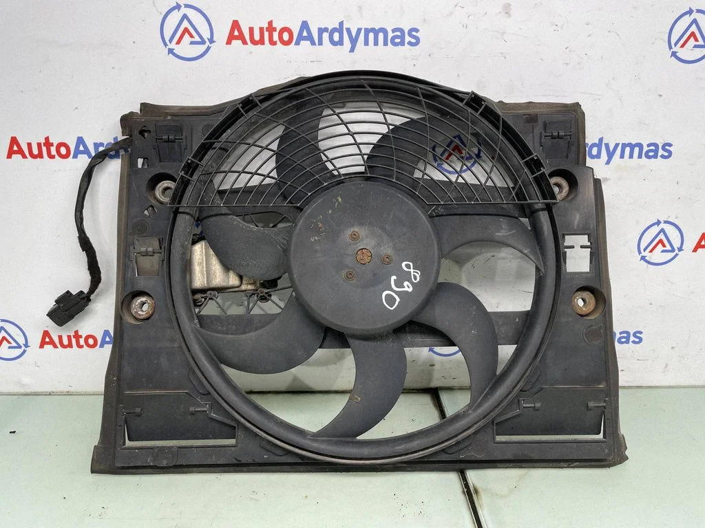 Elektriskais radiatora ventilators 6988913