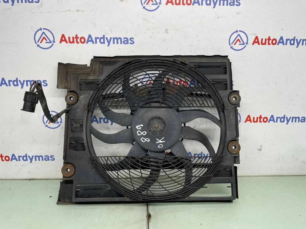 Elektriskais radiatora ventilators 8370993