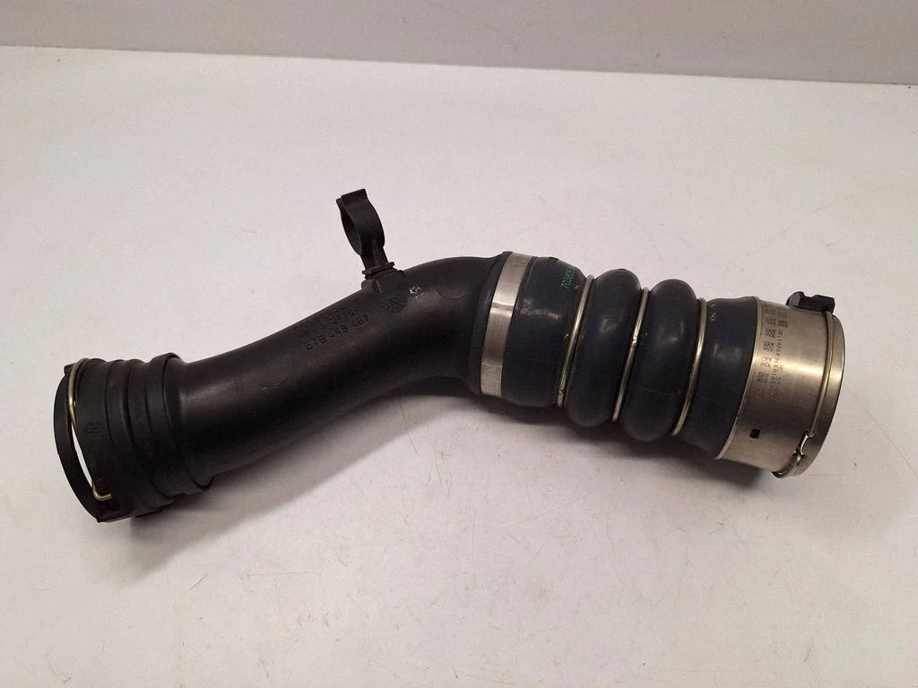 Intercooler hose/pipe 13717601875