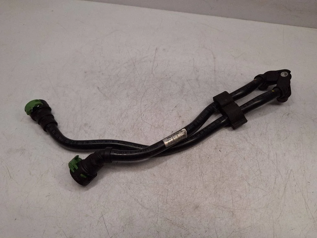 Gearbox oil cooler pipe/hose 8570449