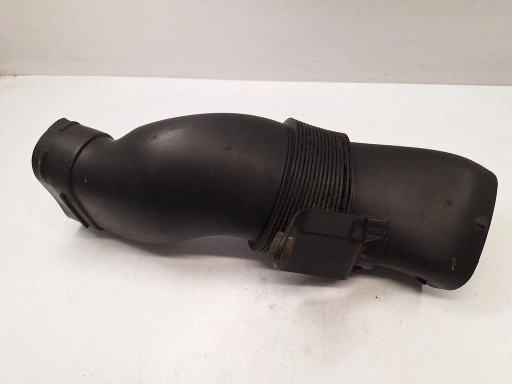 Air intake duct part 13717601874