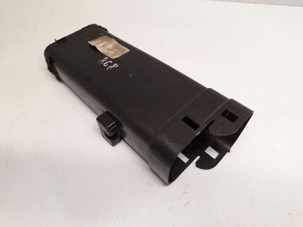 Air intake duct part 13717602650
