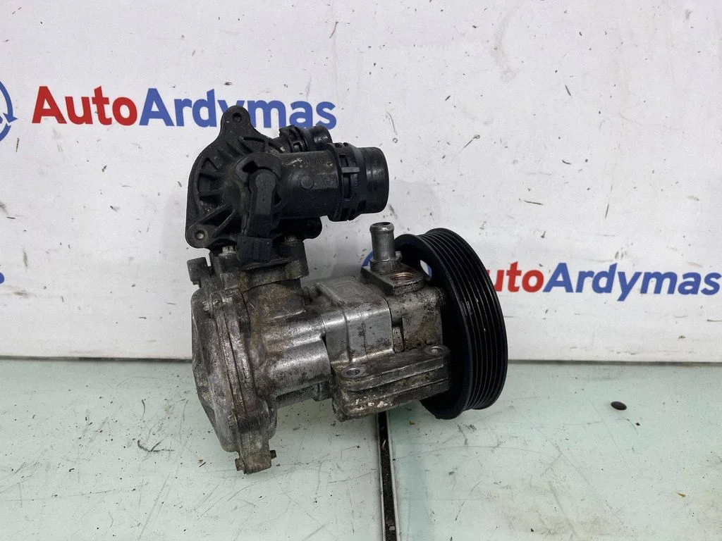 Roolivõimendi pump 6758595