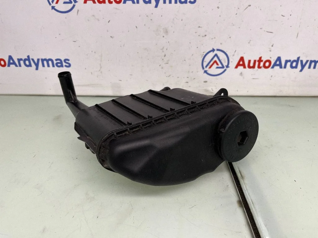 Power steering fluid tank/reservoir 6799589