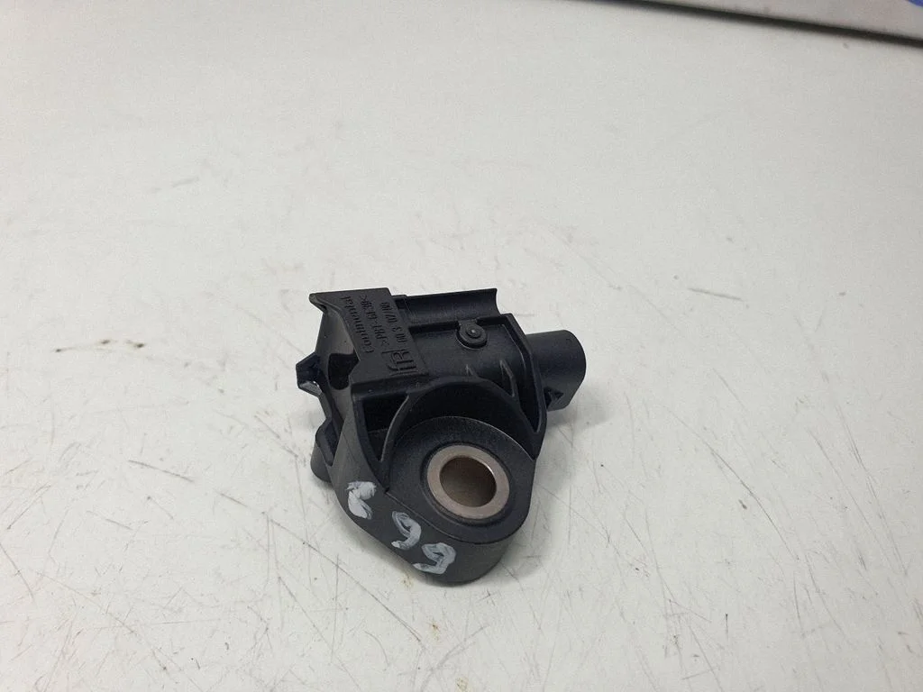 Acceleration sensor 9496815